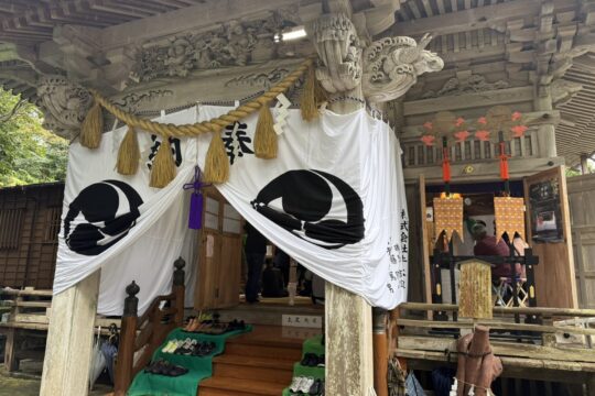 名立区江野神社へ「紋幕」の奉納に協賛いたしました
